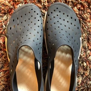 Men’s Crocs size 10